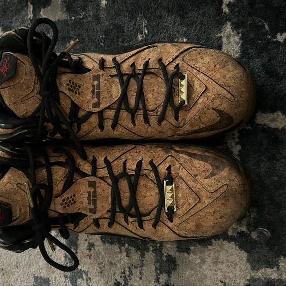Nike LeBron Cork sneakers 2015 black and gold - Picture 1 of 5